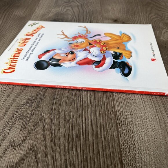 Christmas w/ Disney Sheet Music Favorite Christmas Songs and Carols Hal Leonard - Picture 4 of 7